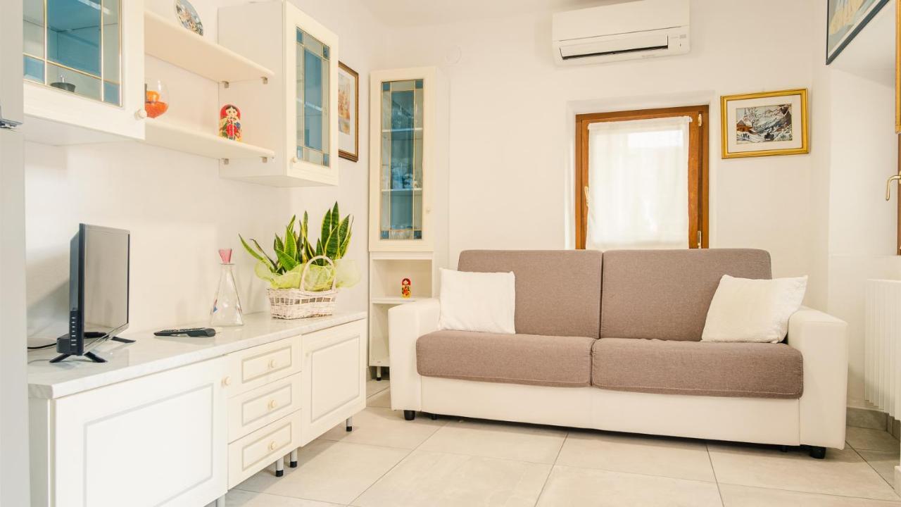 La Casa Di Nonna Agnese - Italian Homing Διαμέρισμα Padenghe sul Garda Εξωτερικό φωτογραφία